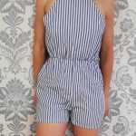 Belo-modri pajac s črtami Joy